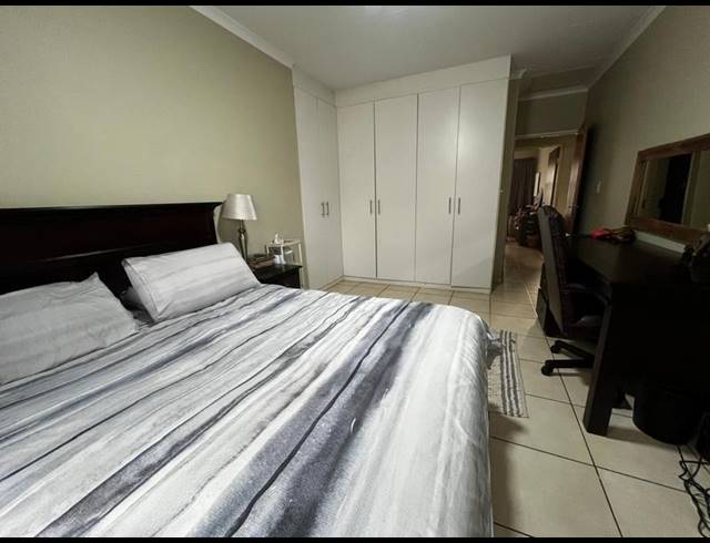3 BEDROOM CLUSTER FOR SALE IN POMONA